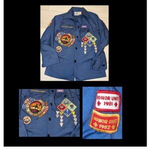 Vintage 1980s 80s Boy Scouts of America Cub Scouts Shirt with Patches Childs 6-8